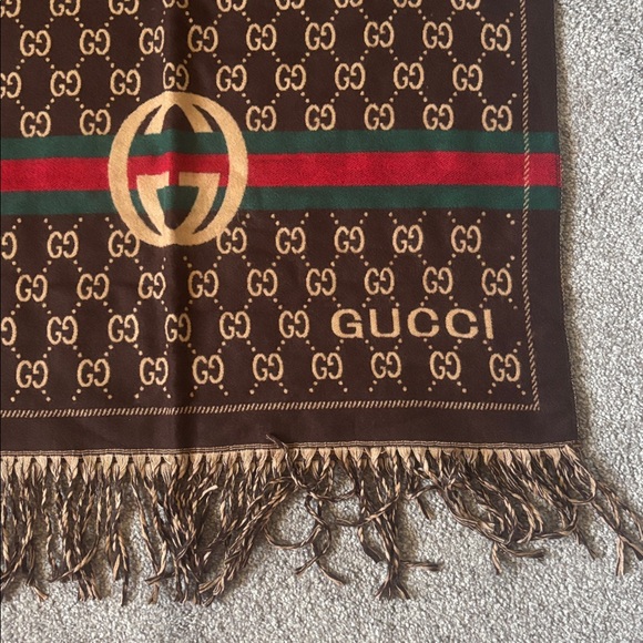 GUCCI SCARF 🧣 - Picture 2 of 4